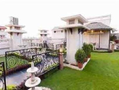 Hotel Pradeep Varanasi
