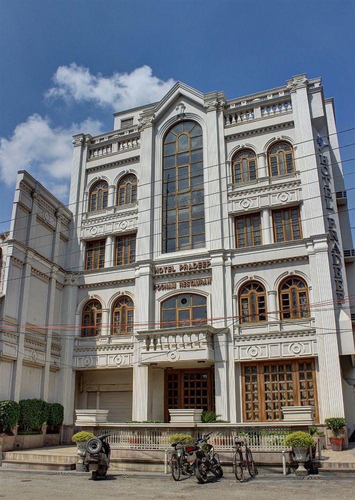 Hotel Pradeep Varanasi