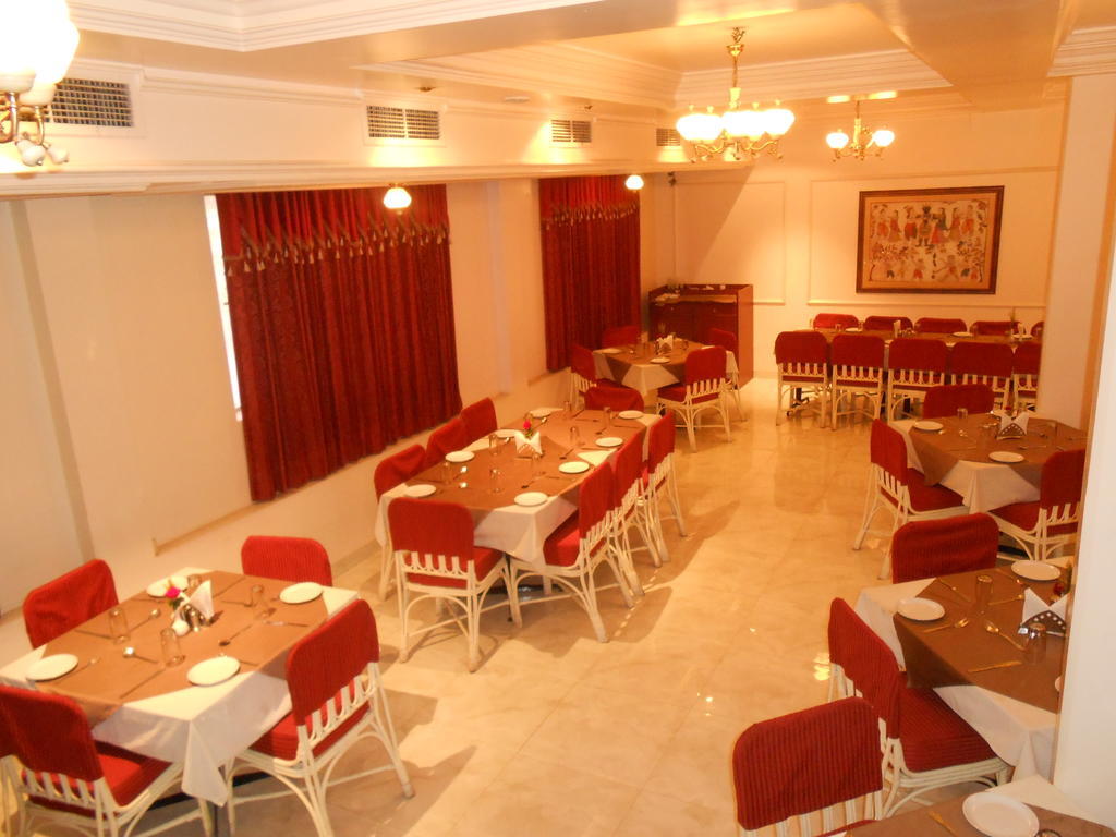 Pradeep Hotel 3*